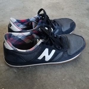 New Balance 420 Women's Sneakers